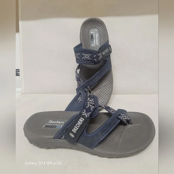 SKECHERS NAVY OUTDOOR LIFESTYLE SANDALS (sz 7) - Picture 4 of 5